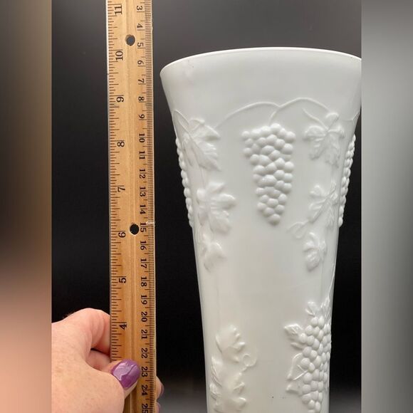 Vintage Indiana Glass Milk Glass Harvest Grape Pedestal Vase 9" White Embossed - Picture 2 of 6